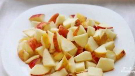 яблочный штрудель из слоеного дрожжевого теста