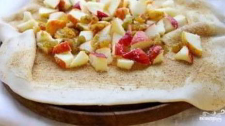 яблочный штрудель из слоеного дрожжевого теста