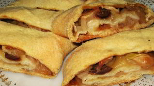 Яблочный штрудель с изюмом