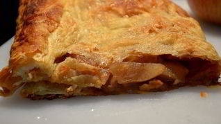 Яблочный штрудель с корицей