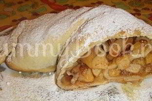 Яблочный штрудель с орехами