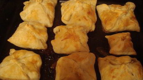 слоеные конвертики с яблоками и грушами