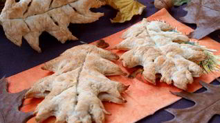 Слойки с айвой и грецкими орехами