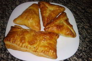 Слойки с картофелем и грибами из слоеного теста