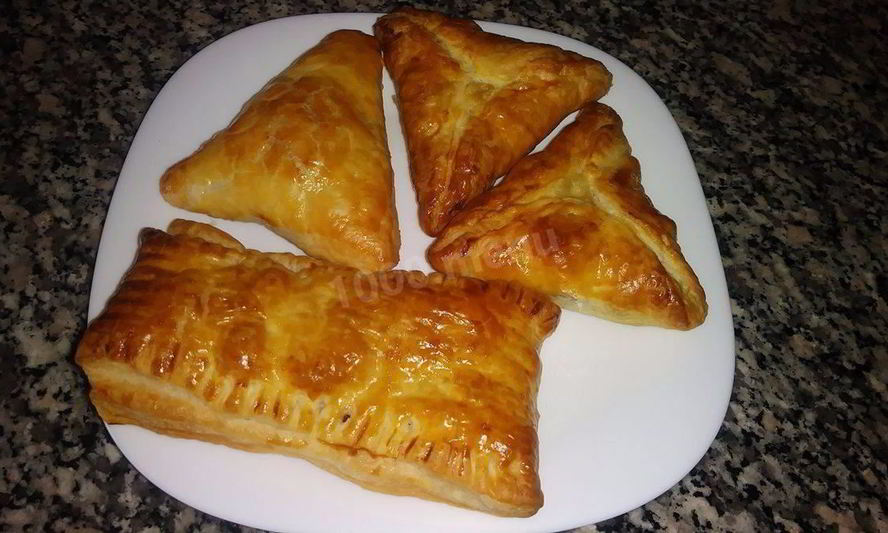 Рецепт слойки с картофелем и грибами из слоеного теста