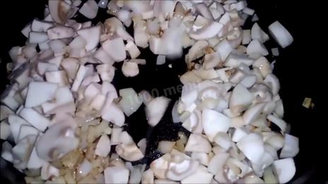 слойки с картофелем и грибами из слоеного теста