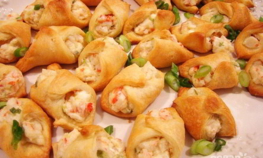 Рецепт слойки с крабовыми палочками