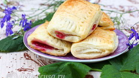 слойки с малиной