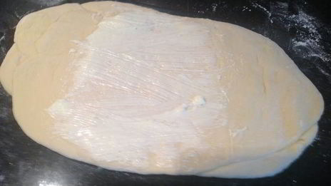 слойки с щавелем, сыром и яйцом