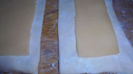 слойки с сыром и морской капустой