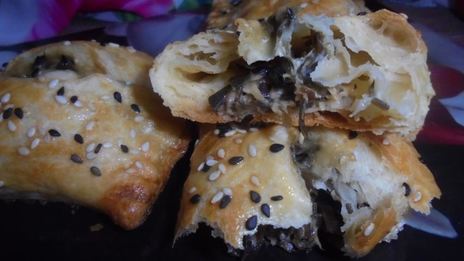 слойки с сыром и морской капустой