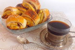 Слойки с творогом и изюмом