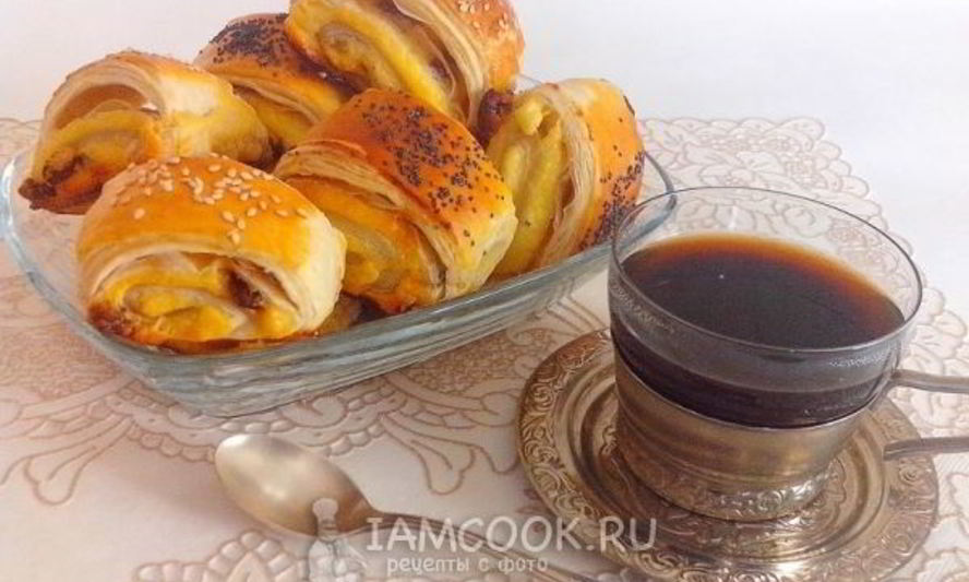 Рецепт слойки с творогом и изюмом