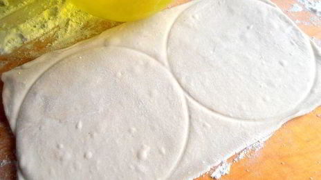 слойки с творогом румяные хрюши