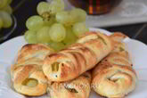 Слойки с виноградом