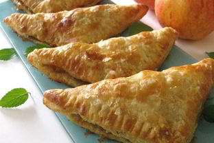 Слойки с яблоками