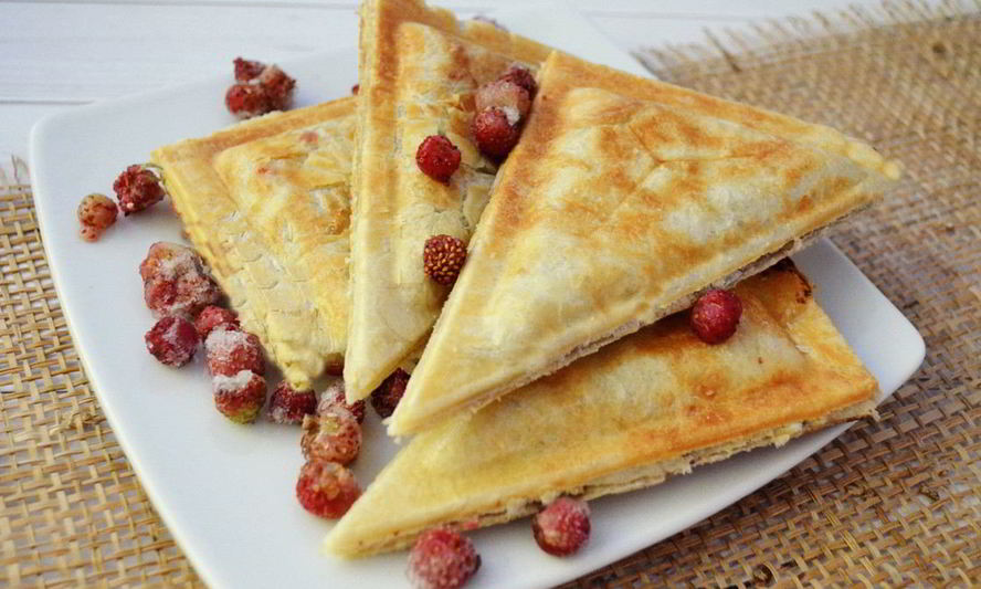 Рецепт слойки с ягодами