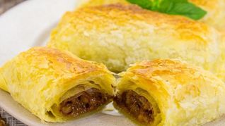 Слойки со сгущенкой