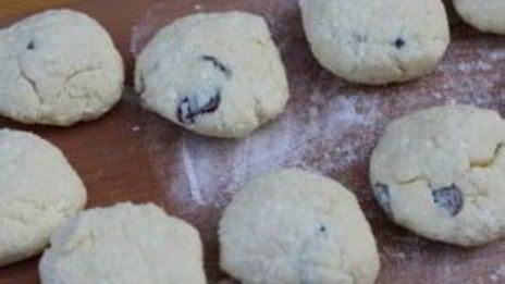 сырники из творога с изюмом