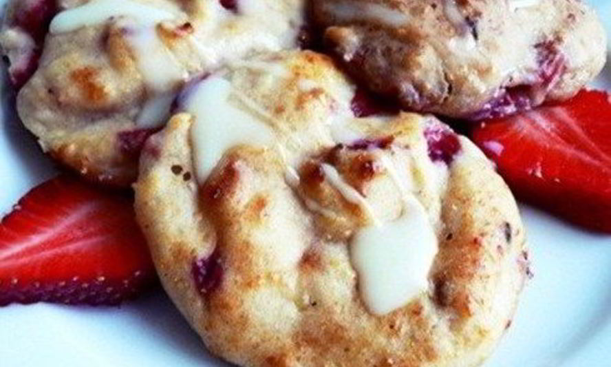 Рецепт сырники на сгущенке с клубникой и лавандой