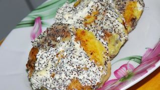 Сырники с изюмом и маковым соусом по-белорусски