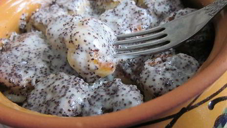 сырники с маковым соусом