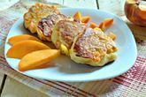 Сырники с персиками