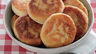 Сырники с соусом из кумкватов