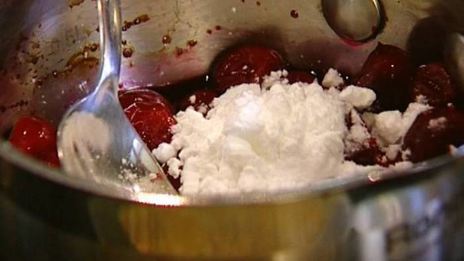 сырники с вишневым соусом и корицей