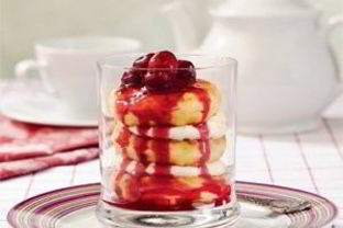 Сырники с вишневым соусом