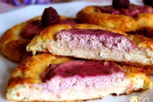 Сырники в духовке с ягодной начинкой