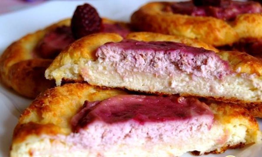 Рецепт сырники в духовке с ягодной начинкой