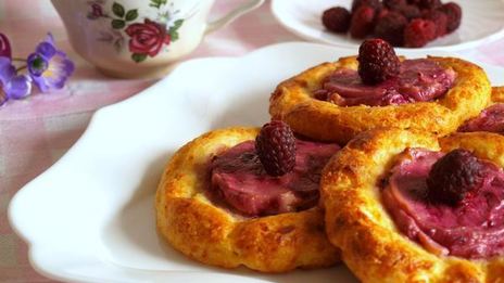 сырники в духовке с ягодной начинкой