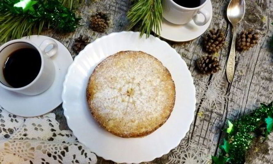 Рецепт творожник с миндалем и вяленой вишней