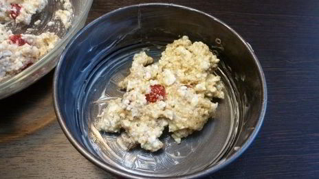 творожник с миндалем и вяленой вишней