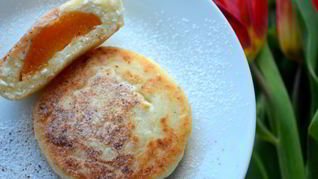 Творожники с абрикосами