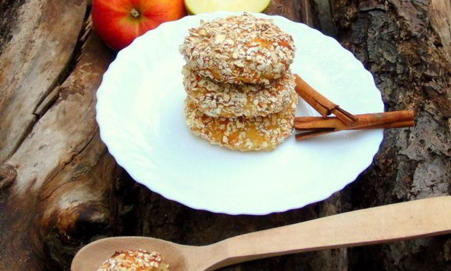 Рецепт яблочные сырники в овсяной панировке без муки