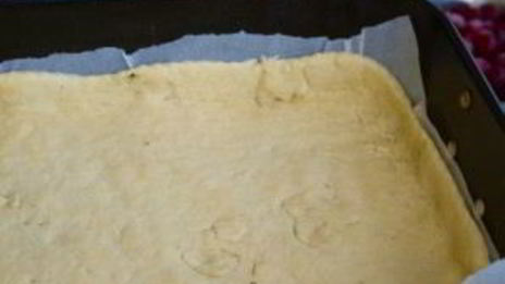 творожное тесто для пирога с вишней