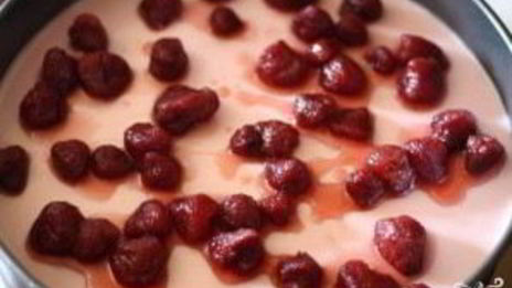 клубничный торт-желе