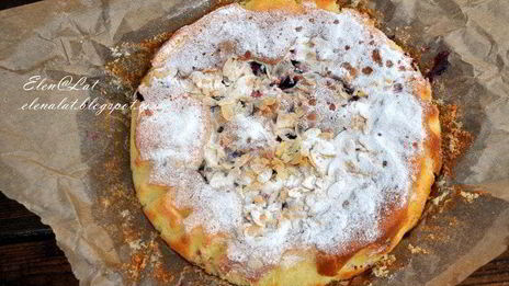 нежный бисквит с жимолостью