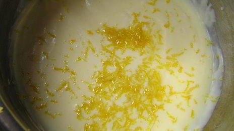 шоколадно-лимонный вафельный торт с миндалем