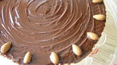 шоколадно-лимонный вафельный торт с миндалем