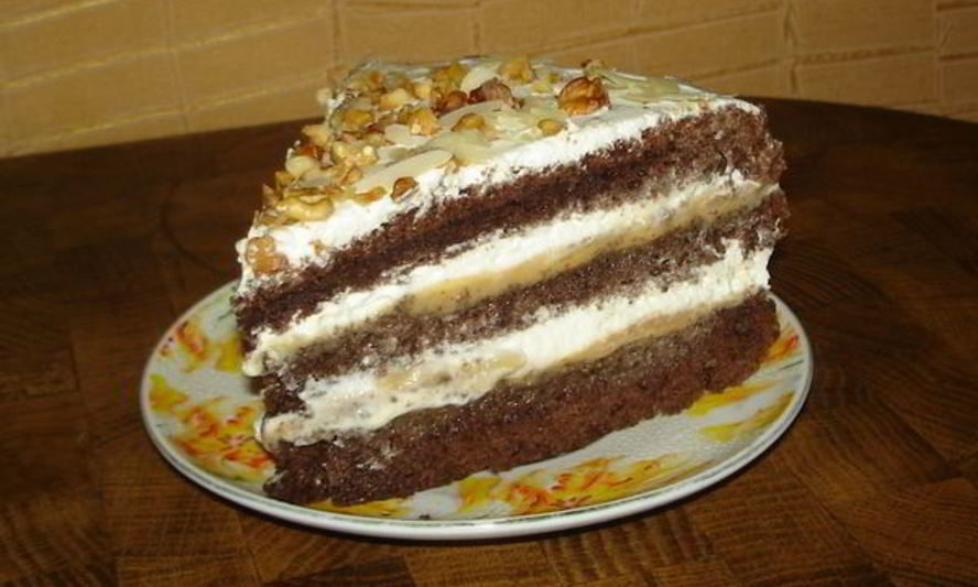 Рецепт шоколадный бисквит с бананами и сливками