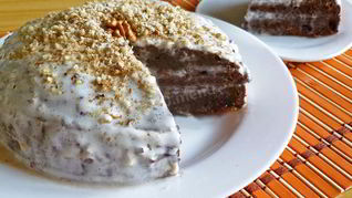Шоколадный торт с грецкими орехами
