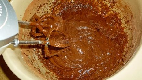 шоколадный торт с грецкими орехами