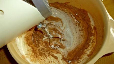 шоколадный торт с грецкими орехами