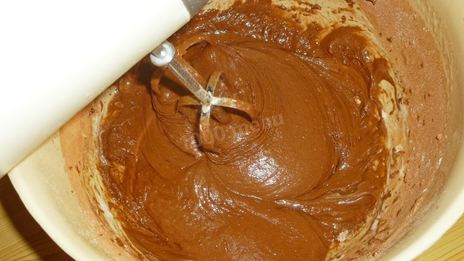 шоколадный торт с грецкими орехами