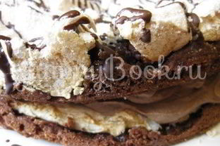 Шоколадный торт с меренгой и маскарпоне