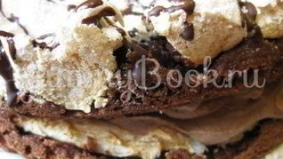 Шоколадный торт с меренгой и маскарпоне
