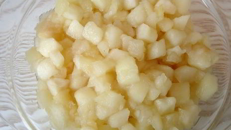 слоеный торт с яблоками и ванильным кремом